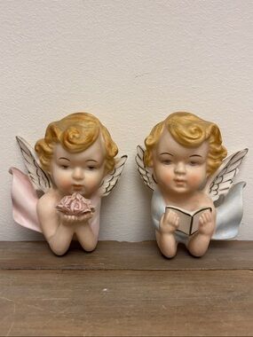 Pair of Napco Vintage Ceramic Angel Cherub Wall Hangings Tilso Japan 4.5" Tall
